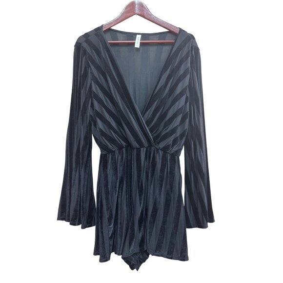 Peppermint USA Black Velvet Striped Long Sleeve Romper S - Picture 1 of 7